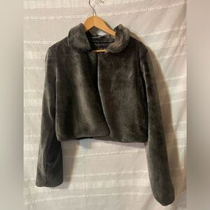 FUDA New York Gray Faux Fur Collard Shrug Bolero Long Sleeve Clasp Close